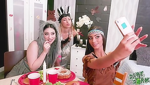 Dorm Room Fucksgiving With Jasmine Vega, Zoe Clark And Amilia Onyx