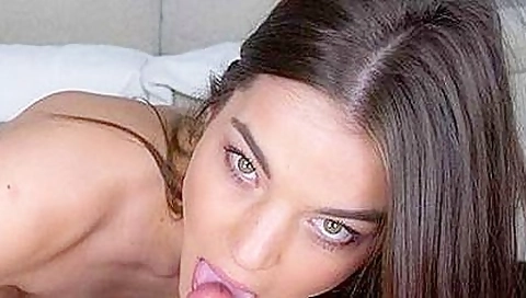 Casting Vr With Brunette Beauty