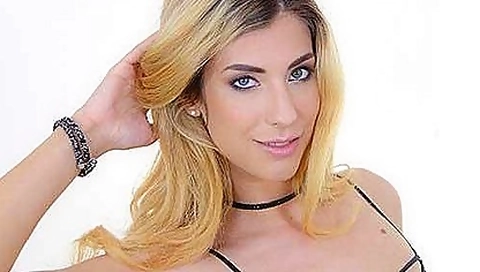 Beauty & Desire Of Hot teen 18+ With Shona River